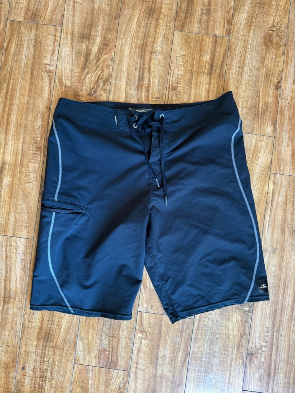 O'Neill Men’s Black Swim Board Shorts Contrast Seams Drawstring Pockets Size 32